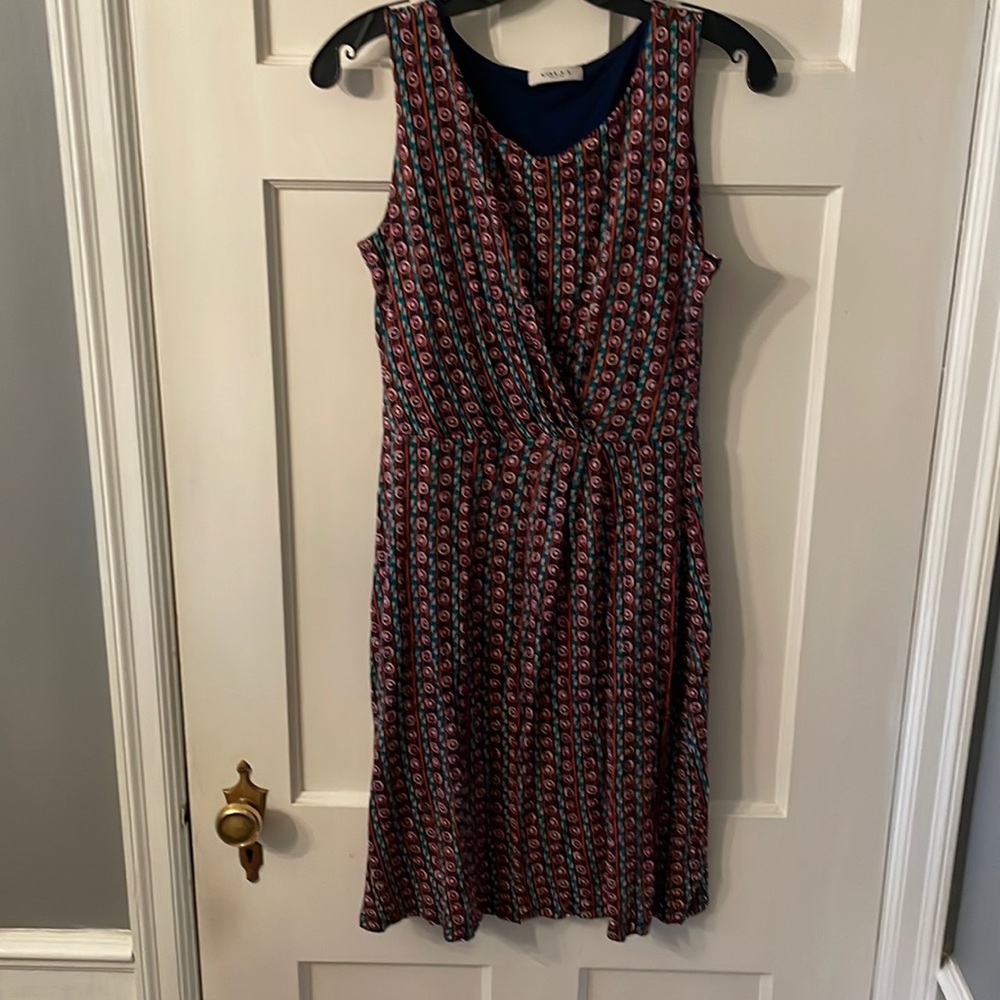 Sleeveless patterned, comfortable dress. Size medium. Fully lined.  made in 🇺🇸
